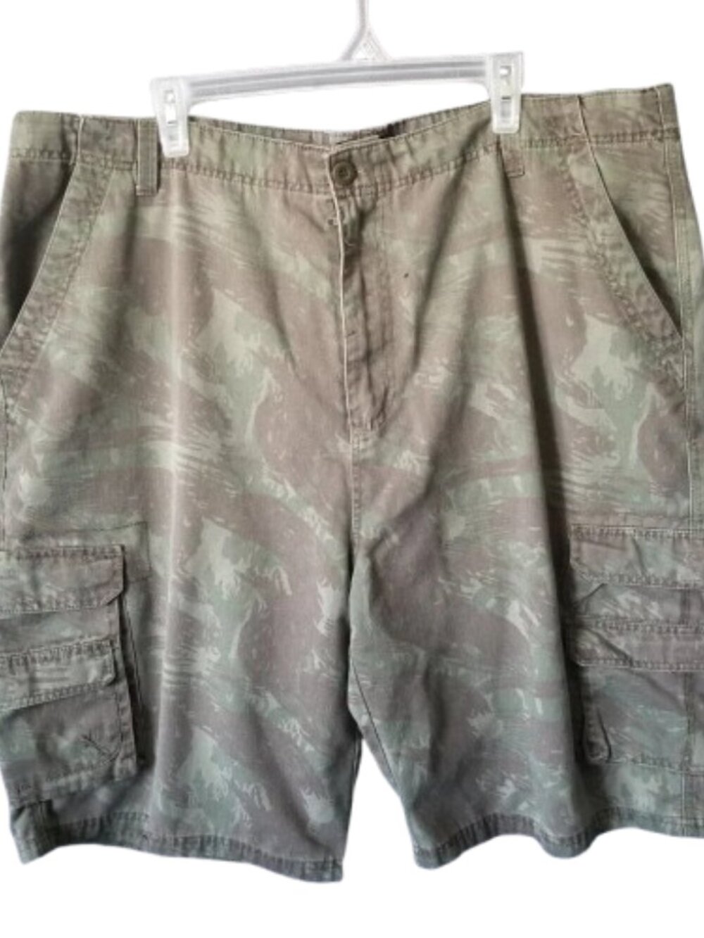 ❤️3/$15 Swiss Cross Camo Shorts Men's 42